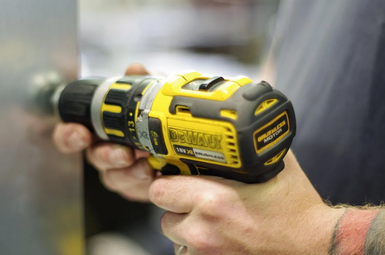 The Cheapest Way to Get a Power Drill for a Weekend Job (UK 2026)
