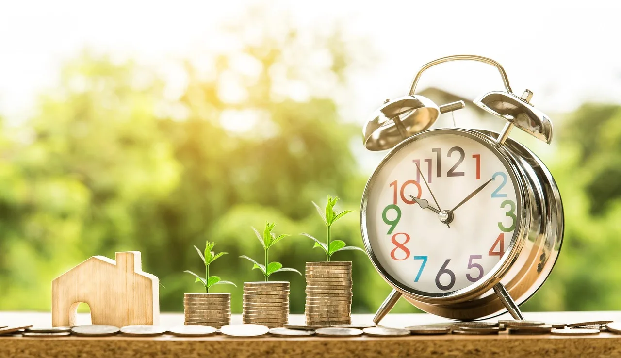 How Much Can You Earn Renting Out Your Stuff in the UK? (Real 2026 Numbers)